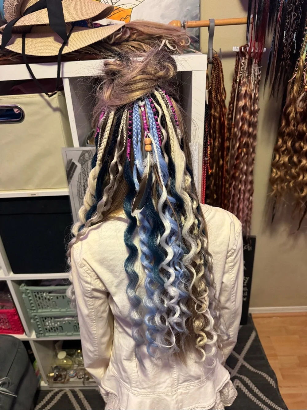 Curly Clip-In Hair Extensions in Blue and Blonde - Voluminous Waves